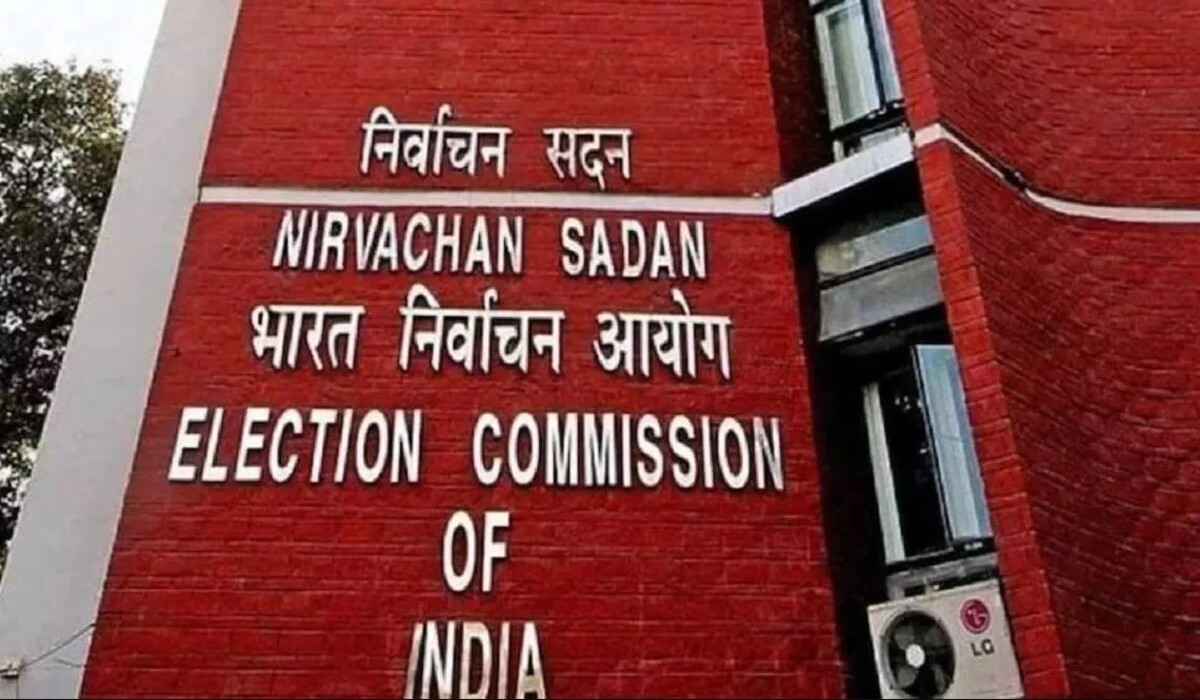 Election Commission ने कहा- नियमों का उल्लंघन हुआ, व उसने सोशल मीडिया प्लेटफ़ॉर्म X से राजनीतिक नेताओं और पार्टियों के पोस्ट हटाए