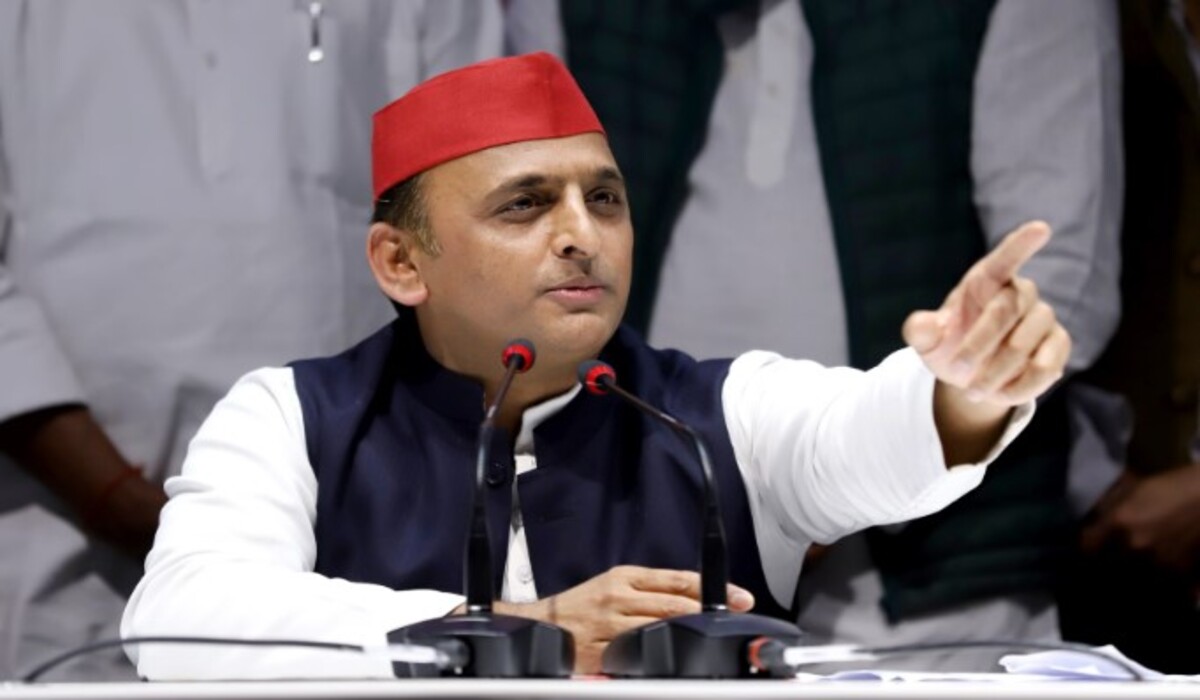 Akhilesh Yadav ने Haryana में राजनीतिक उथल-पुथल पर तोड़ी चुप्पी, कहा - 4 जून के बाद UP की भी BJP को चिंता करनी चाहिए