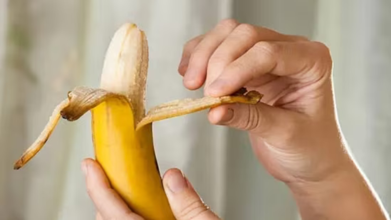 Bananas Before Bed: Does It Really Improve Sleep? Study Investigates the Benefits | Exclusive Dial24news