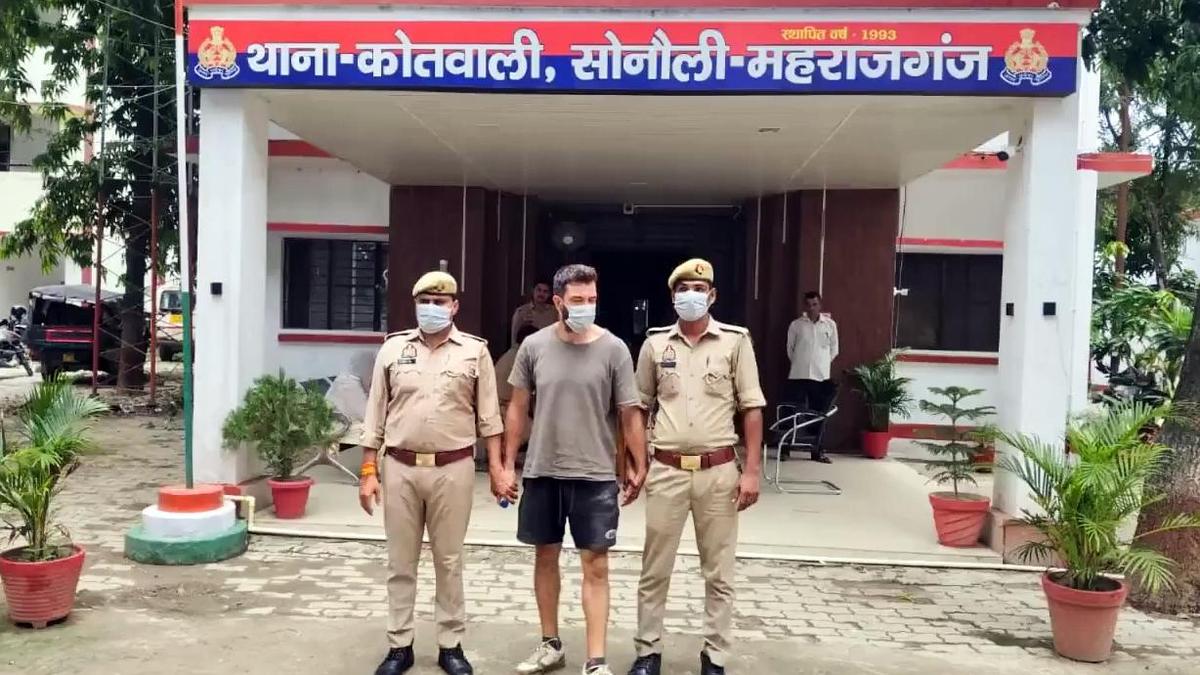 U.S. national held at Nepal border
