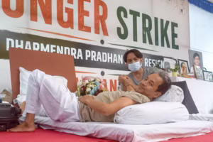Sonam Wangchuk continues hunger strike at Jantar Mantar